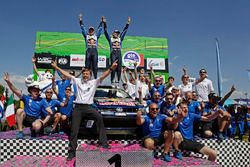 Podium: Sieger Jari-Matti Latvala, Miikka Anttila, Volkswagen Polo WRC, Volkswagen Motorsport