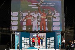 Podio: Ganador Lucas di Grassi, ABT Schaeffler Audi Sport, segundo lugar  Jérôme d'Ambrosio, Dragon 