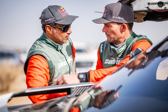 #299 The Dacia Sandriders Dacia: Nasser Al-Attiyah, Fabian Lurquin