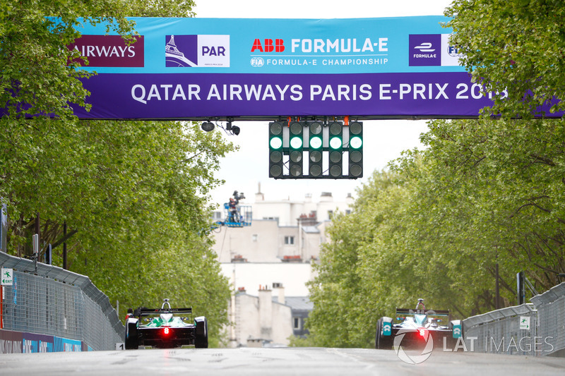 Lucas di Grassi, Audi Sport ABT Schaeffler, fianco a fianco con Ma Qing Hua, NIO Formula E Team