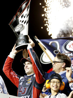 2017 champion William Byron, JR Motorsports Chevrolet