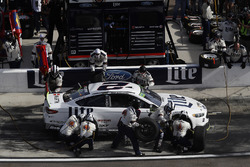 Brad Keselowski, Team Penske Ford, pit stop