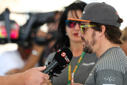 Fernando Alonso, McLaren talks to the media