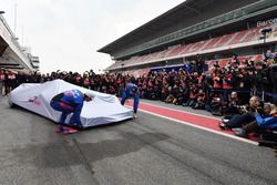 Brendon Hartley, Scuderia Toro Rosso, Pierre Gasly, Scuderia Toro Rosso y el nuevo Toro Rosso STR13