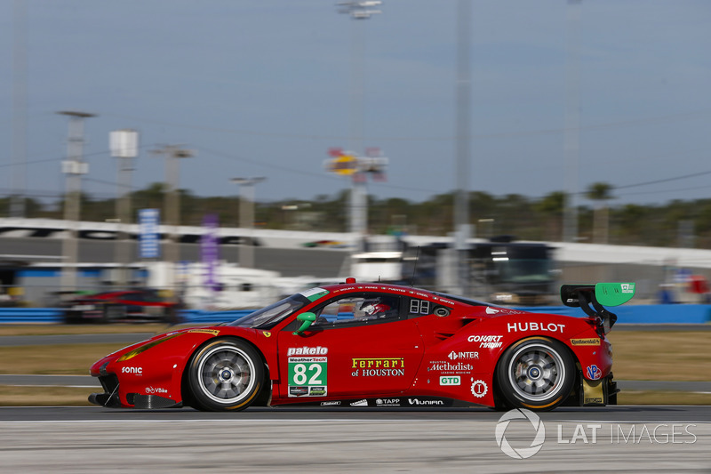 #82 Risi Competizione Ferrari 488 GT3, GTD: Ricardo Perez de Lara, Martin Fuentes, Santiago Creel, M