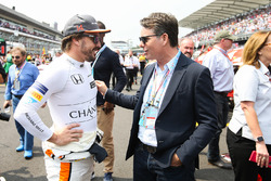 Fernando Alonso, McLaren, with multiple NASCAR champion Jeff Gordon