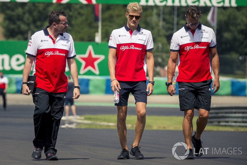 Marcus Ericsson, Sauber walks the track