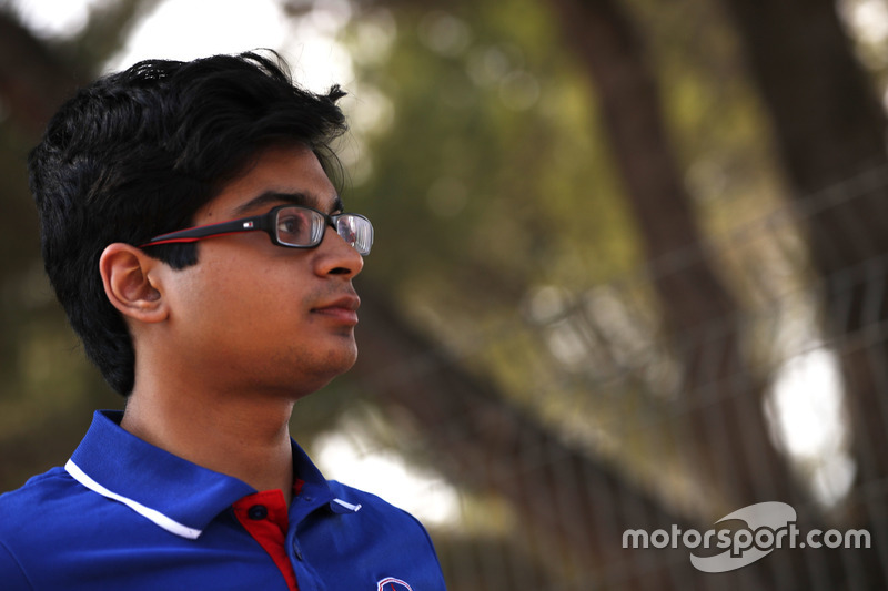 Arjun Maini, Trident