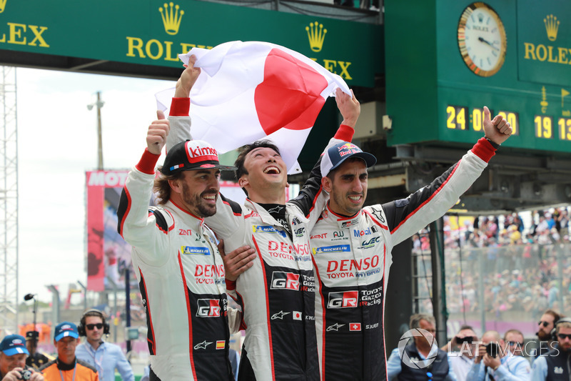 Winners #8 Toyota Gazoo Racing Toyota TS050: Sébastien Buemi, Kazuki Nakajima, Fernando Alonso