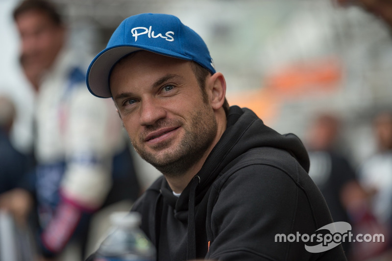 #36 Signatech Alpine Matmut Alpine A470: Nicolas Lapierre