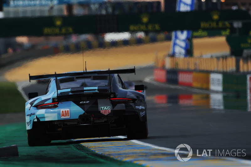 48. Кристиан Рид, Жюльен Андлауэр, Мэтт Кэмпбелл, Dempsey-Proton Racing, Porsche 911 RSR (№77)