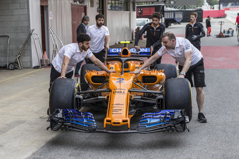 McLaren MCL33 nose and front wing detail