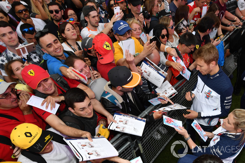 Rajongós csütörtök Barcelonában - F1 2018