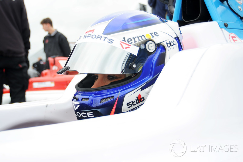 Jamie Chadwick, Douglas Motorsport