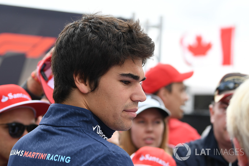 Lance Stroll, Williams signs autographs for the fans