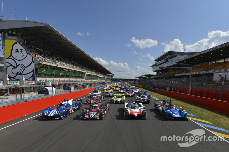 Foto oficial de grupo de coches