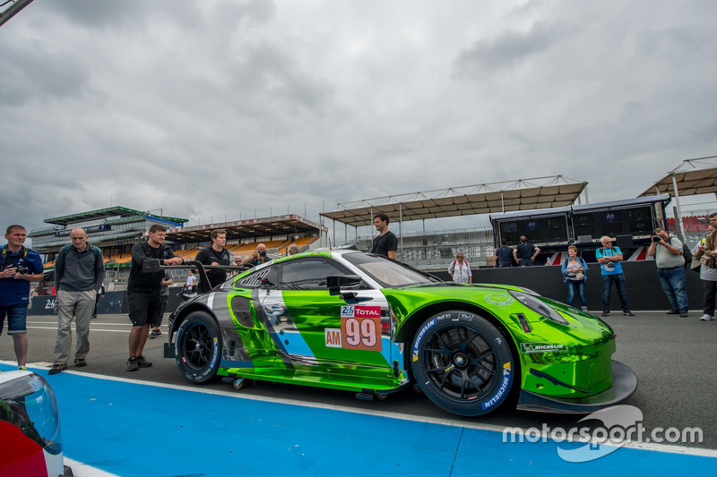 #99 Dempsey Proton Competition Porsche 911 RSR