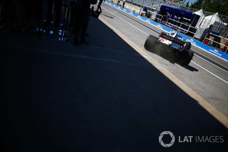 Kevin Magnussen, Haas F1 Team, bersiap jalani FP1
