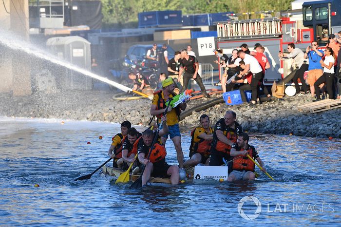 La carrera de balsas