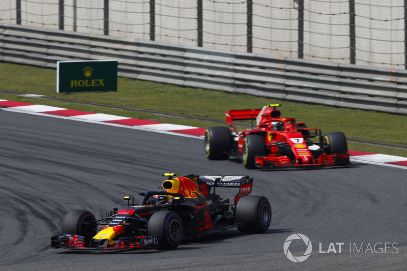 Max Verstappen, Red Bull Racing RB14 Tag Heuer, Kimi Raikkonen, Ferrari SF71H