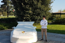 Alessio Rovera, Tsunami RT, con la sua Porsche 911 GT3 Cup, sotto il telo