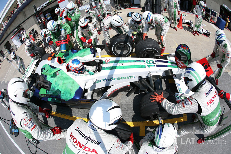 Jenson Button, Honda RA108, makes a stop