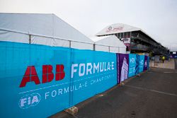 Loghi ABB FIA Formula E Championship nel paddock