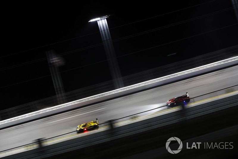 #85 JDC/Miller Motorsports ORECA 07, P: Simon Trummer, Robert Alon, Austin Cindric, Devlin DeFrancesco , #55 Mazda Team Joest Mazda DPi, P: Jonathan Bomarito, Spencer Pigot, Harry Tincknell