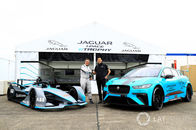 Alejandro Agag, CEO, Formula E, dengan James Barclay, Team Director, Jaguar Racing