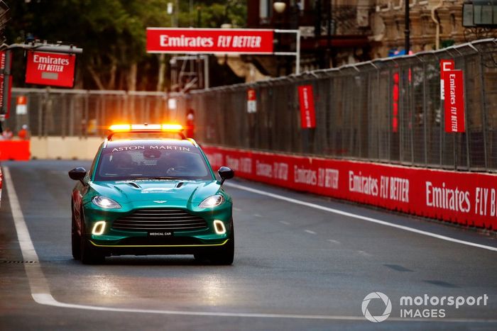El coche médico en marcha
