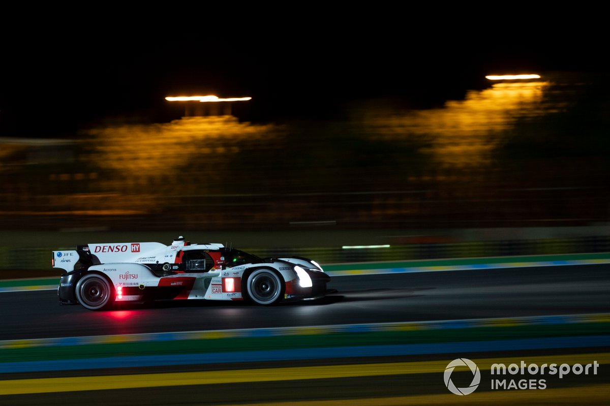 #7 Toyota Gazoo Racing Toyota GR010 Hybrid de Mike Conway, Kamui Kobayashi, José María López