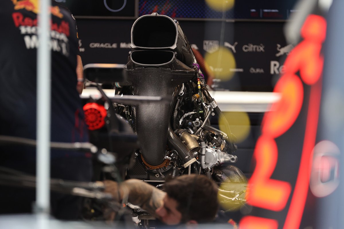 Детали воздуховода Red Bull RB16B