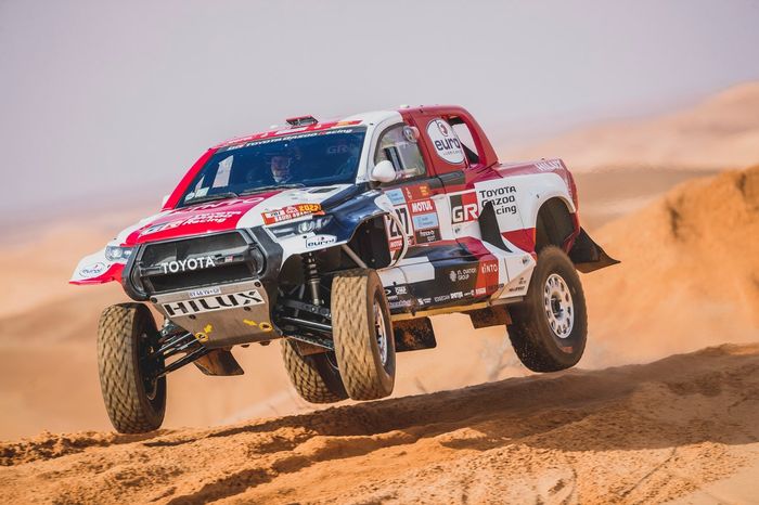 #207 Toyota Gazoo Racing Toyota: Giniel De Villiers, Dennis Murphy