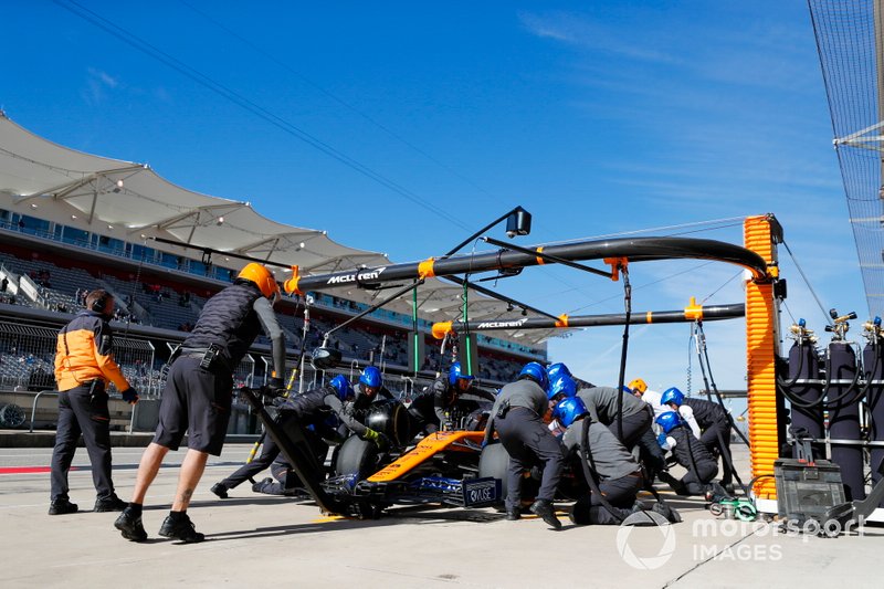 Carlos Sainz Jr., McLaren MCL34