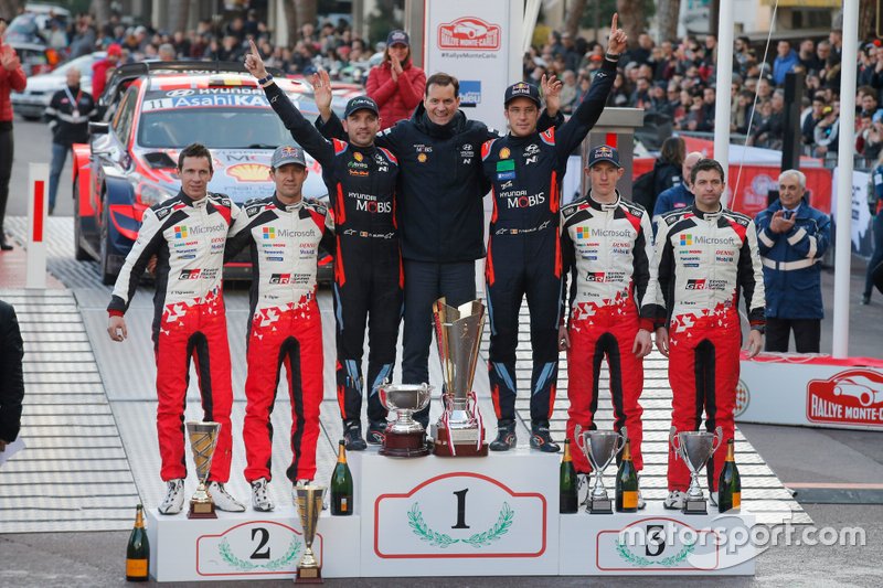 Podium: Winner Thierry Neuville, Nicolas Gilsoul, Hyundai Motorsport Hyundai i20 Coupe WRC, second place Sébastien Ogier, Julien Ingrassia, Toyota Gazoo Racing WRT Toyota Yaris WRC, third place Elfyn Evans, Scott Martin, Toyota Gazoo Racing WRT Toyota Yaris WRC