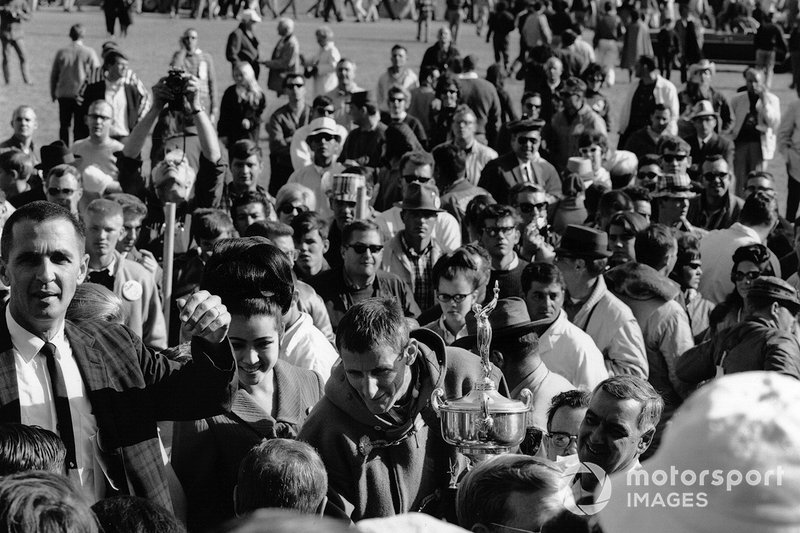 Ken Miles, ganador de las 24 Horas de Daytona de 1966, Lloyd Ruby, Ford MK II