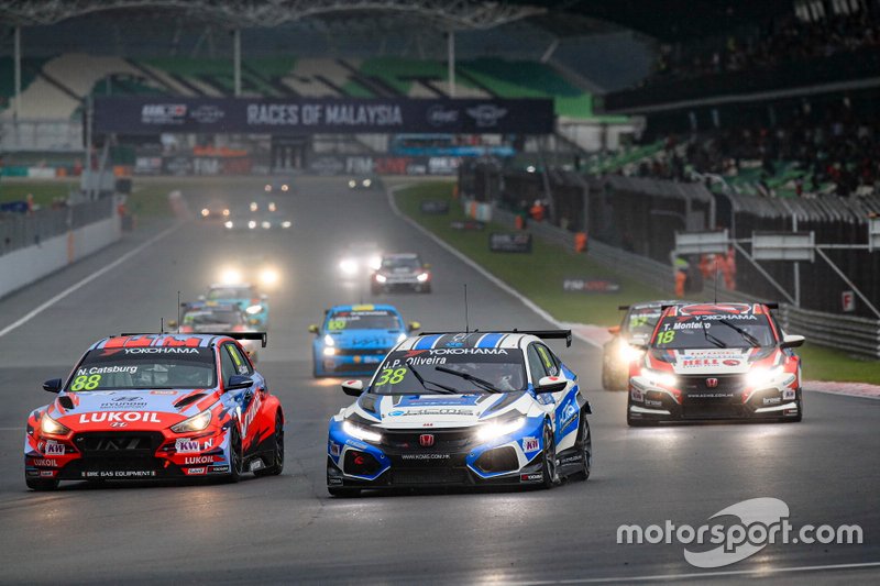 Nicky Catsburg, BRC Hyundai N LUKOIL Racing Team Hyundai i30 N TCR, Joao Paulo de Oliveira, KC Motorgroup Honda Civic TCR 