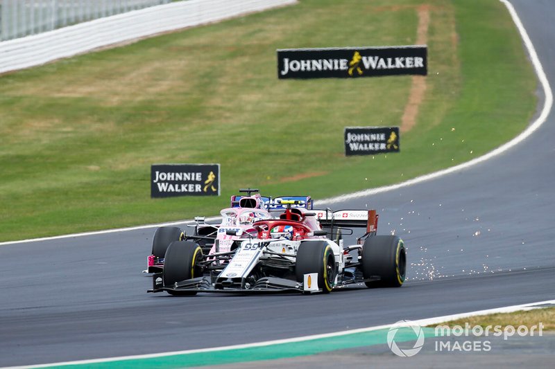 Antonio Giovinazzi, Alfa Romeo Racing C38 lotta con Sergio Perez, Racing Point RP19