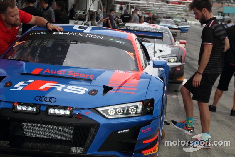 #25 Audi Sport Team WRT