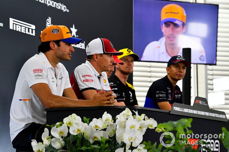 Carlos Sainz Jr., McLaren, Kimi Raikkonen, Alfa Romeo Racing, Sebastian Vettel, Ferrari, Nico Hulkenberg, Renault F1 Team e Alexander Albon, Toro Rosso, durante la conferenza stampa
