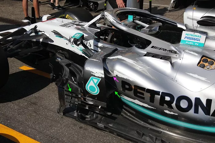 Mercedes AMG F1 W10 