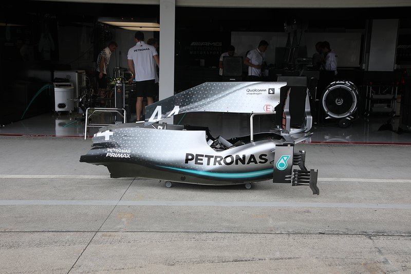 Mercedes F1 AMG W10, cover