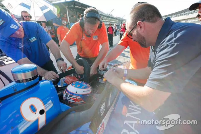 Scott Dixon, Chip Ganassi Racing Honda con l'aeroscreen 