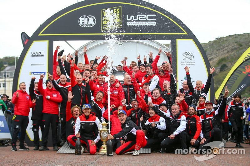 Ott Tänak, Martin Järveoja, Toyota Gazoo Racing WRT Toyota Yaris WRC con il team