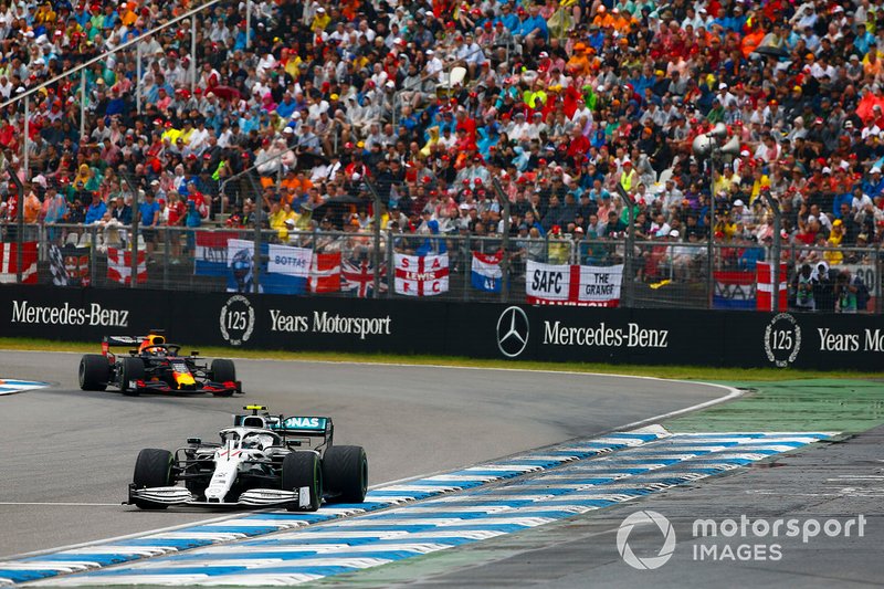 Valtteri Bottas, Mercedes AMG W10, Max Verstappen, Red Bull Racing RB15