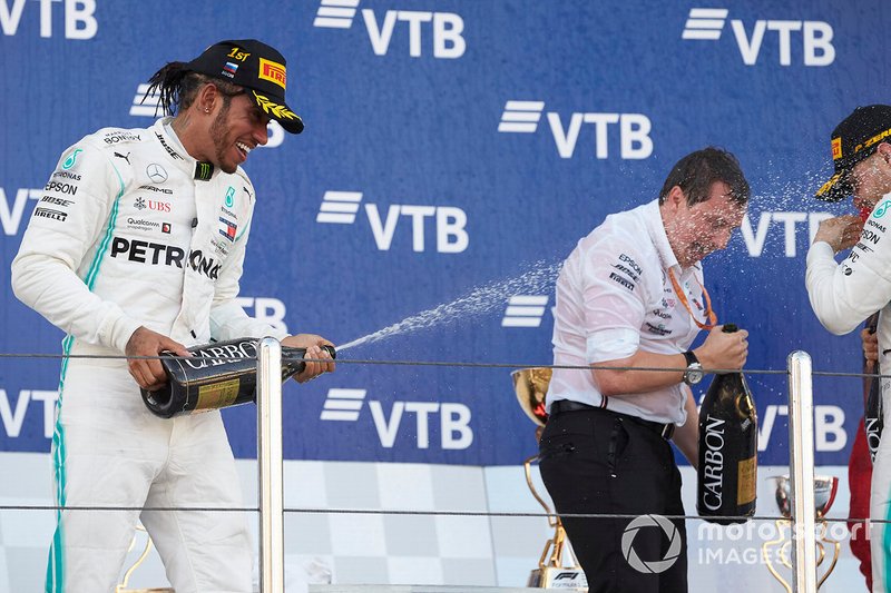 Lewis Hamilton, Mercedes AMG F1, 1st position, sprays the Champagne