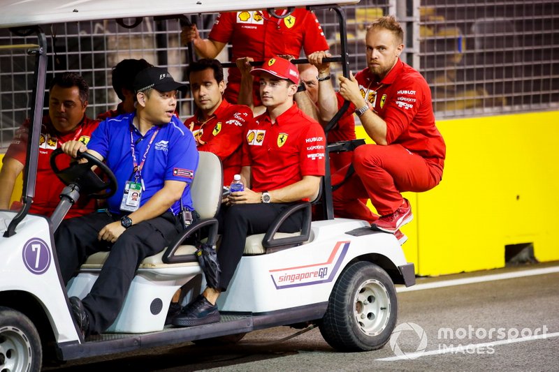 Charles Leclerc, Ferrari in pista su un golf kart