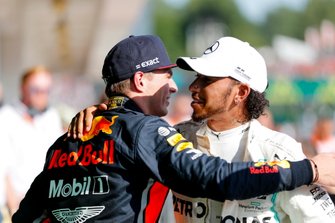 Max Verstappen, Red Bull Racing ve Yarış galibi Lewis Hamilton, Mercedes AMG F1, Parc Ferme