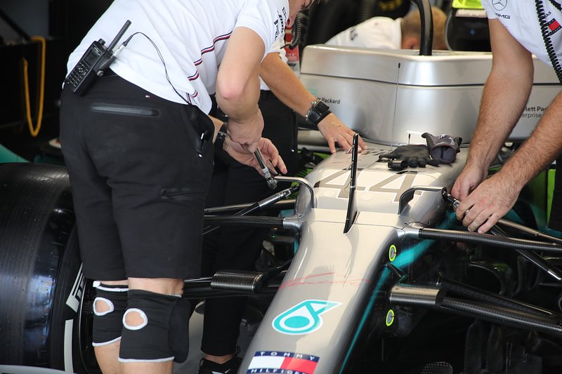 Mercedes AMG F1 W10 front detail