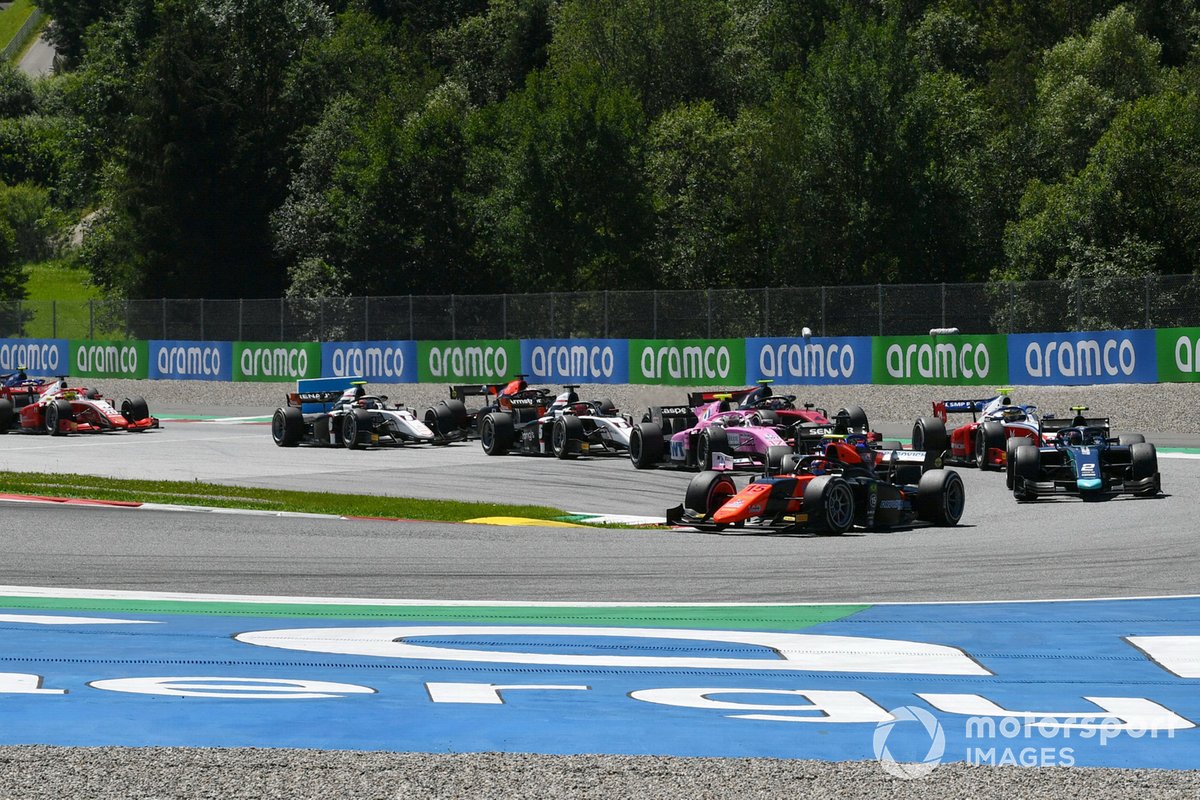 Salida: Felipe Drugovich, MP Motorsport, Dan Ticktum, Dams, Robert Shwartzman, Prema Racing, Giuliano Alesi, HWA Racelab